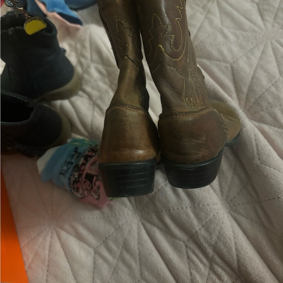 Boots - Picture 4 of 4